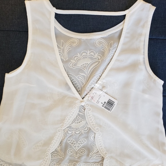 Woven sheer crop top - Picture 2 of 3